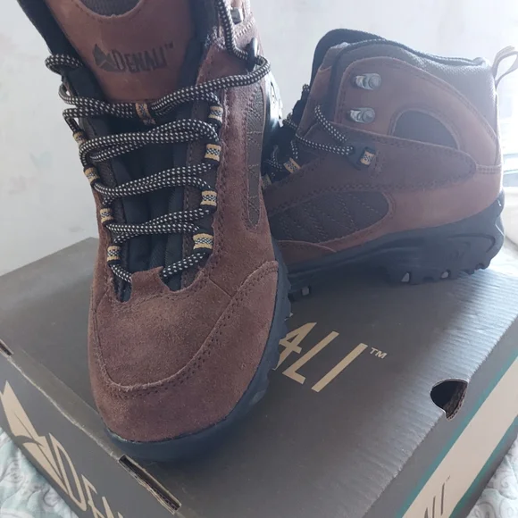 NWB Denali Trailblazer Hiking Boots. Men. Size 8. Brown and Black. - Picture 3 of 5